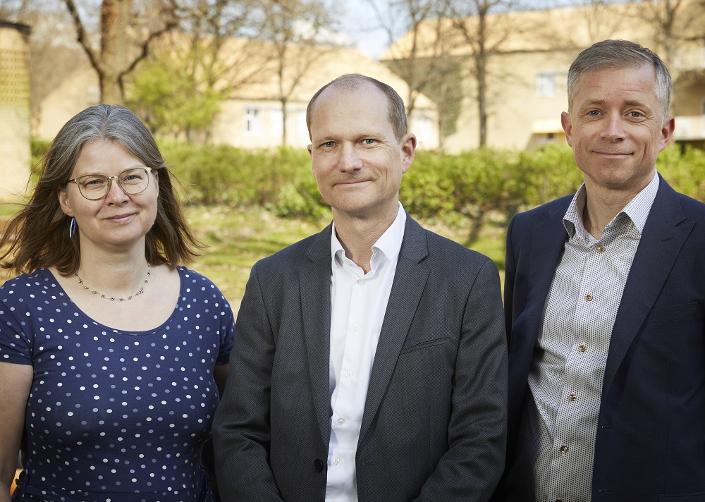 Dean Kristian Pedersen and vice deans Kristine Kilså og David Lundbek Egholm will be intensifying their activity on LinkedIn and Twitter and make the faculty more visible externally. Photo: Ida Marie Jensen (AU Foto)